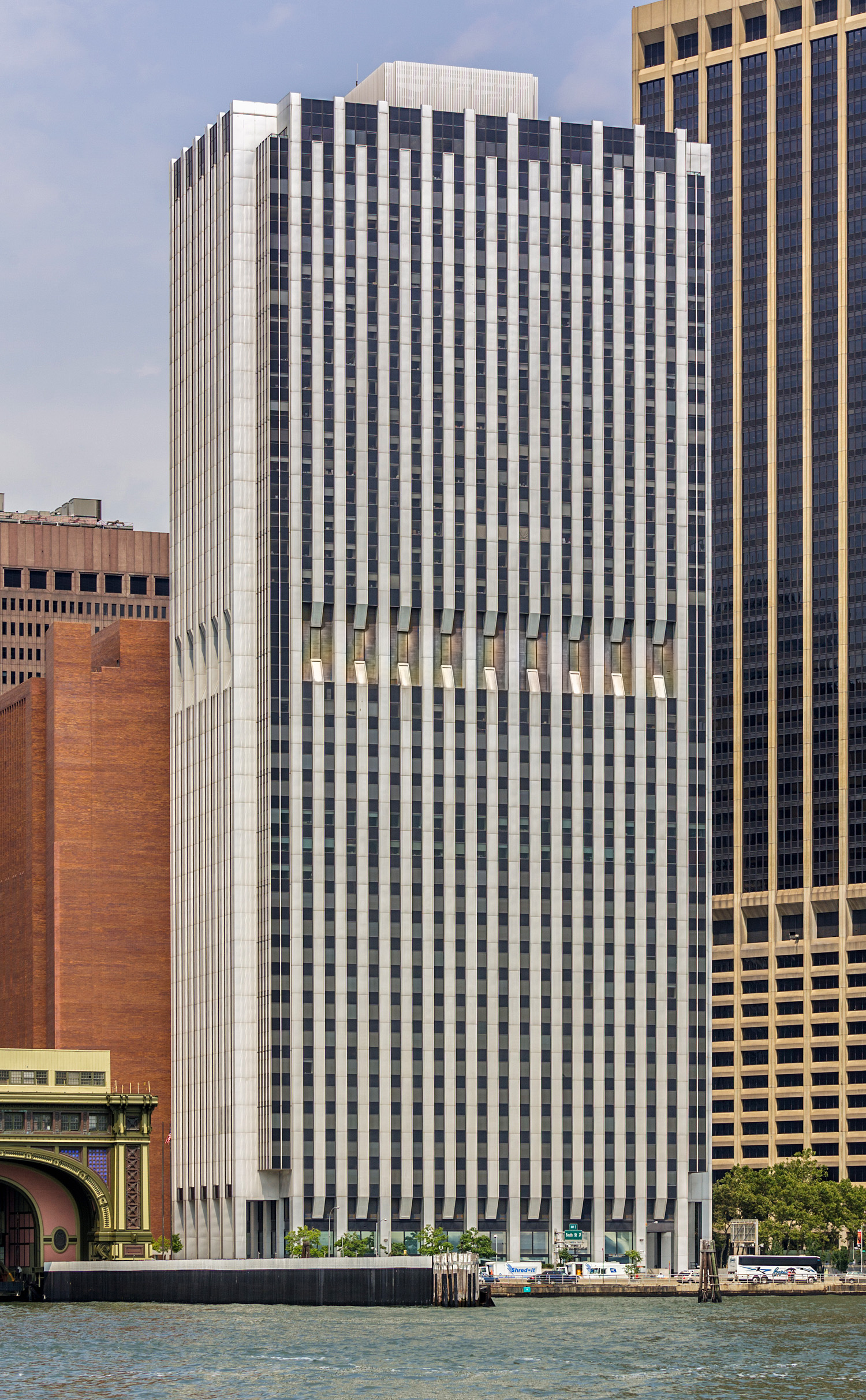 2 New York Plaza, New York City - View from Circle Line Boat Tour. © Mathias Beinling